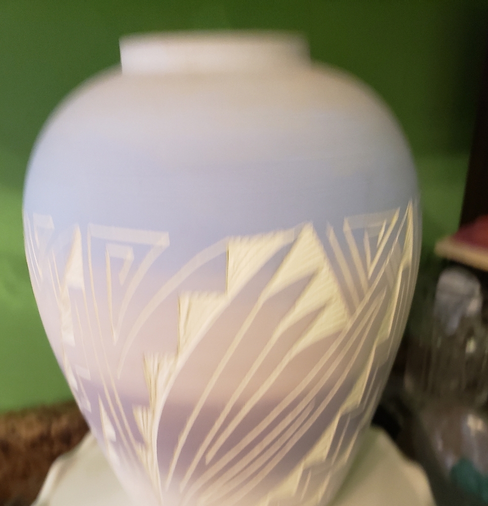 NATIVE AMERICAN 9.3" NAVAJO POTTERY JAR IN BLUE WITH ETCHING IN WHITE & GREY EMB